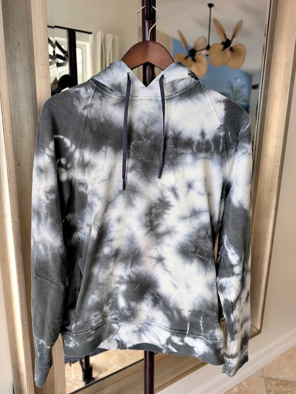 lululemon City Sweat Pullover Hoodie *Earth Dye Gray & White Medium